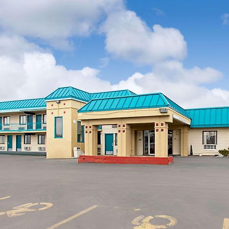 Econo Lodge Utica Zewnętrze zdjęcie
