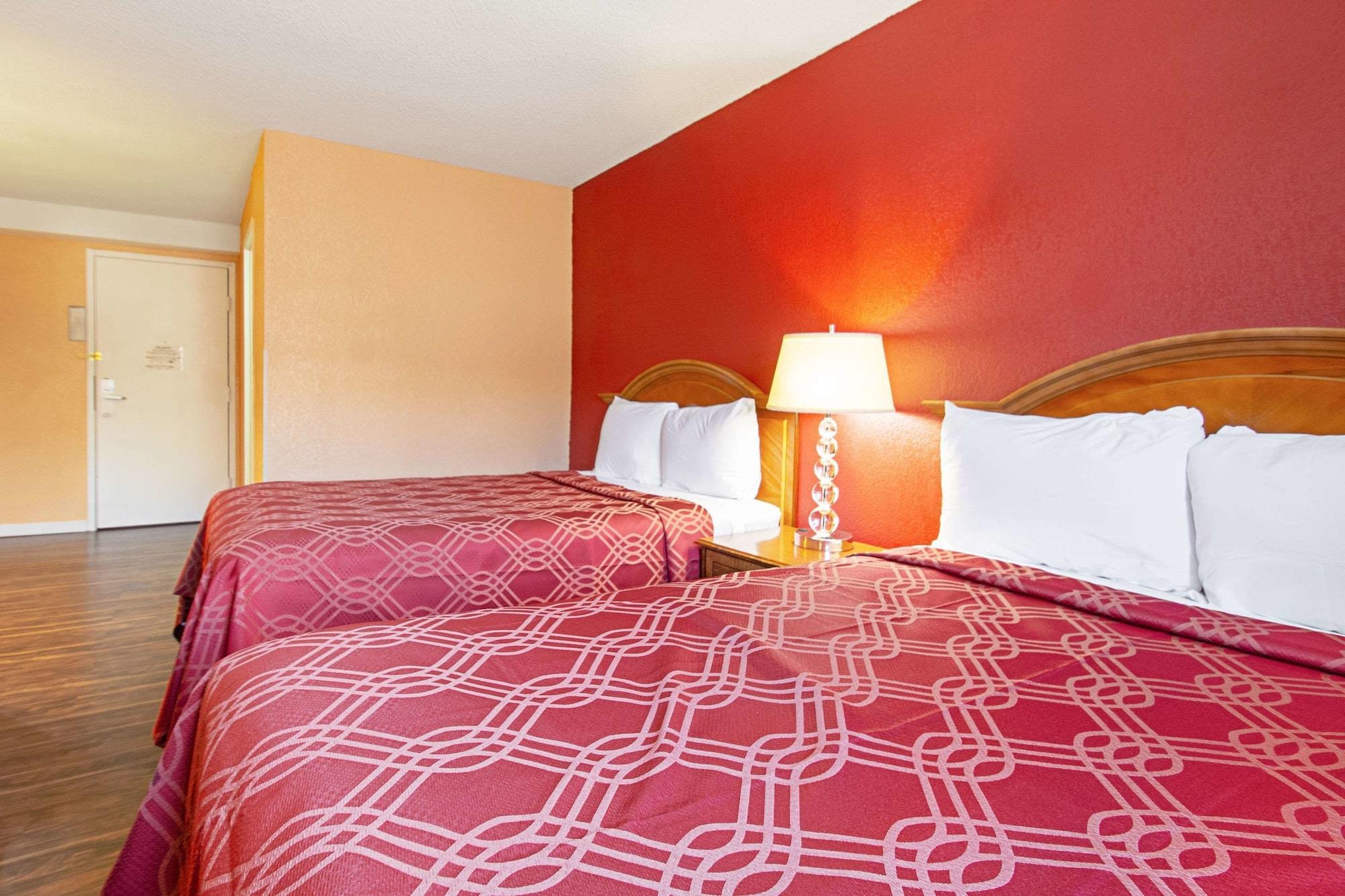 Econo Lodge Utica Zewnętrze zdjęcie