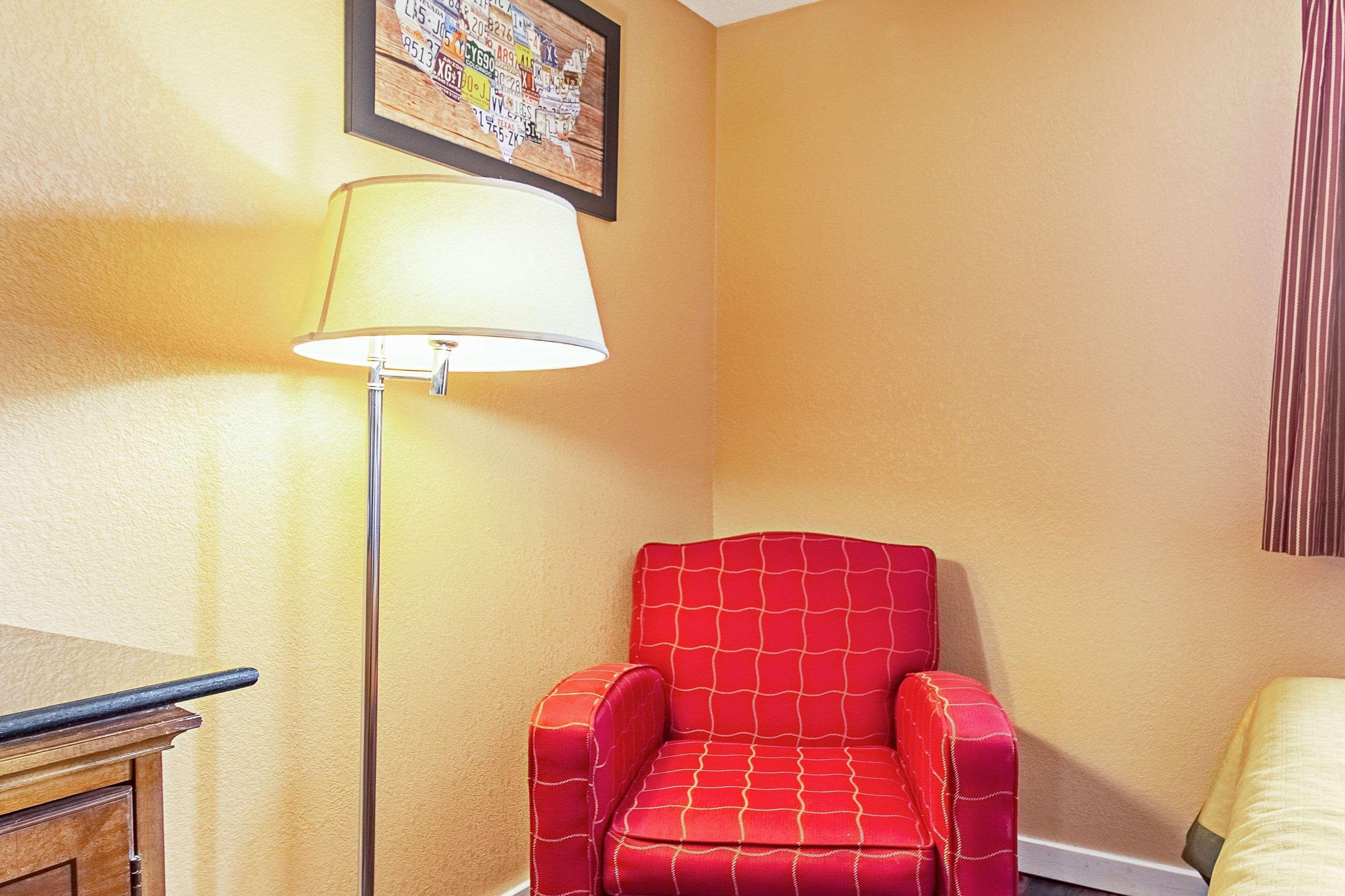 Econo Lodge Utica Zewnętrze zdjęcie