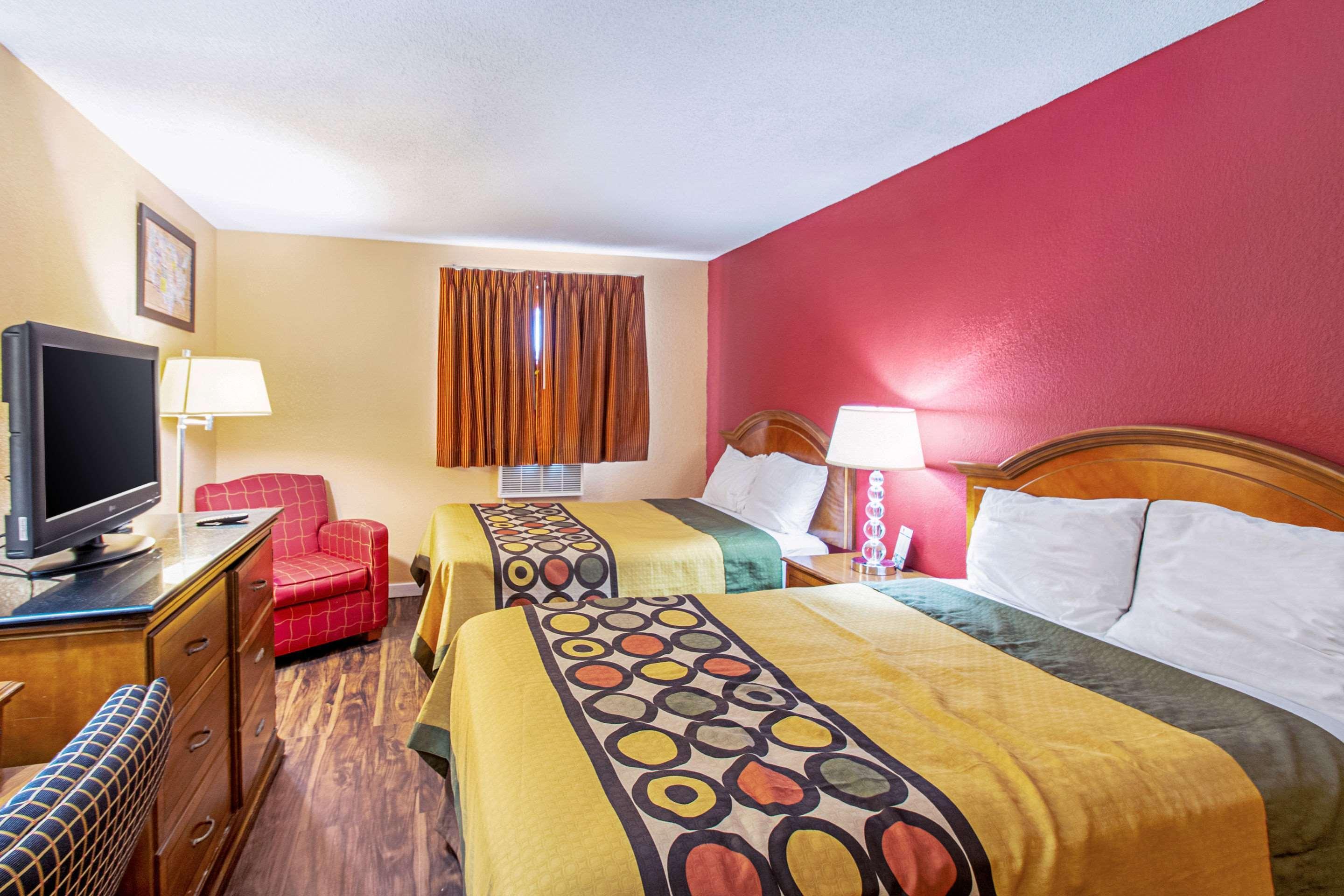 Econo Lodge Utica Zewnętrze zdjęcie