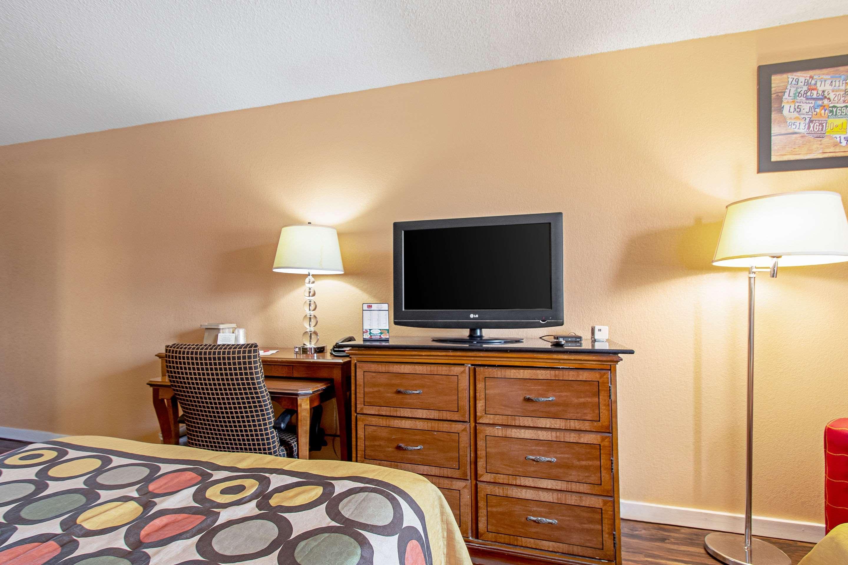 Econo Lodge Utica Zewnętrze zdjęcie