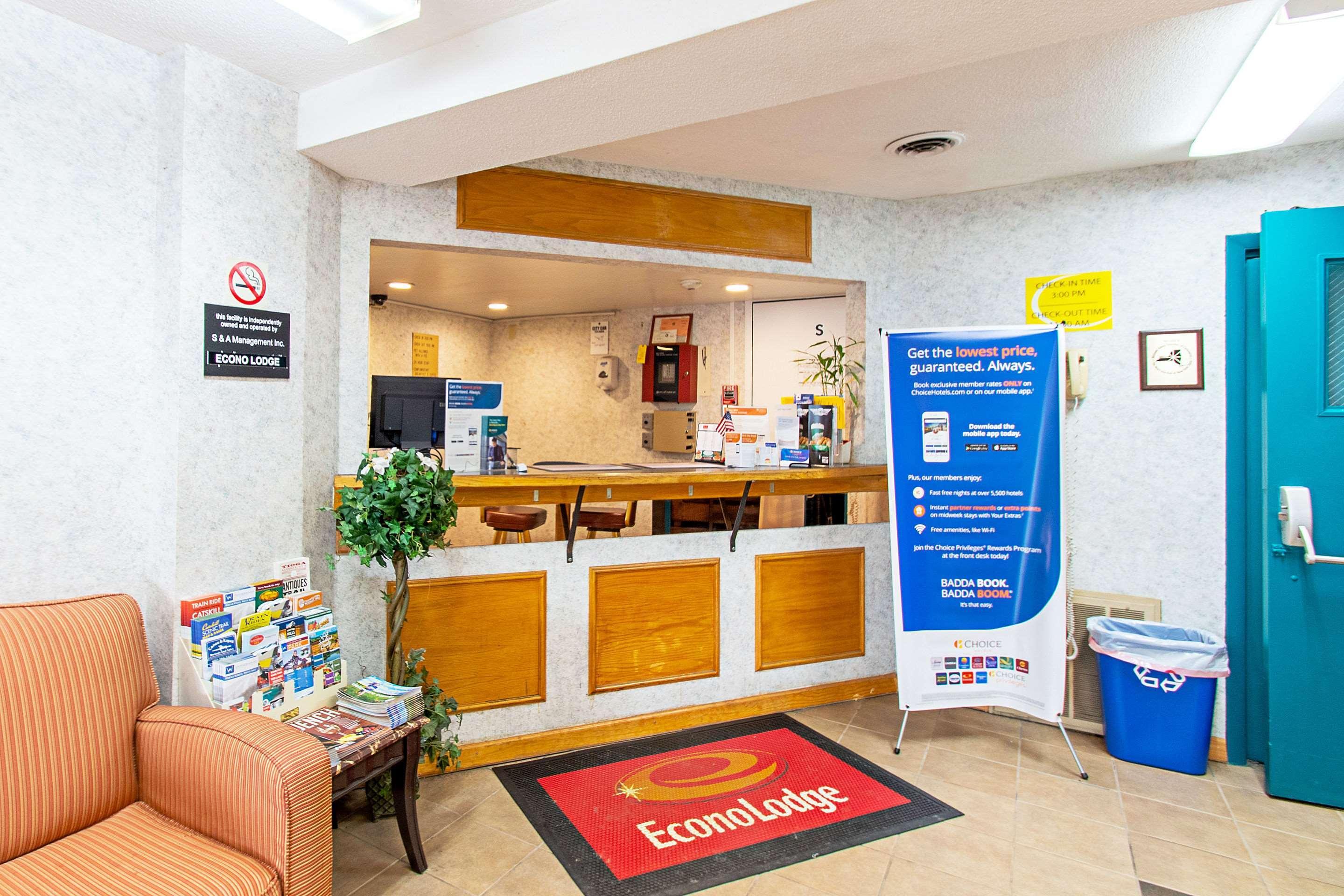 Econo Lodge Utica Zewnętrze zdjęcie