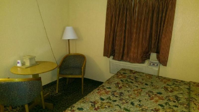 Econo Lodge Utica Zewnętrze zdjęcie