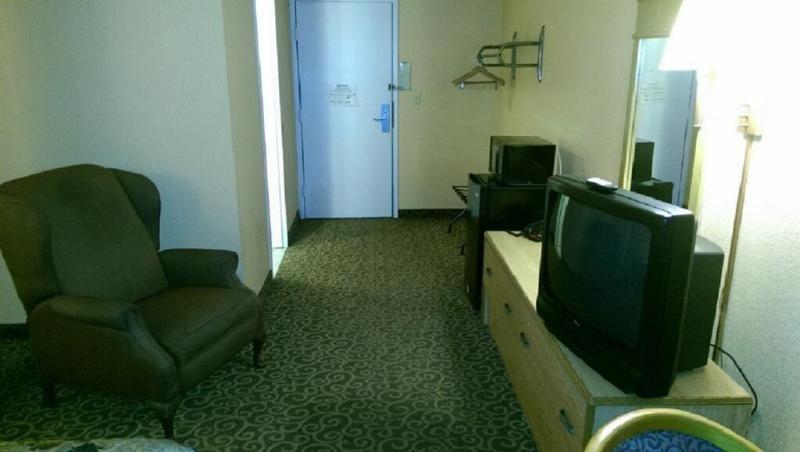 Econo Lodge Utica Zewnętrze zdjęcie